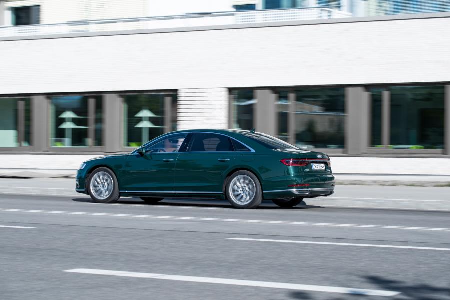 Audi A8 L 60 TFSI e Quattro 2019 года  (WW) (фото 27 из 61)